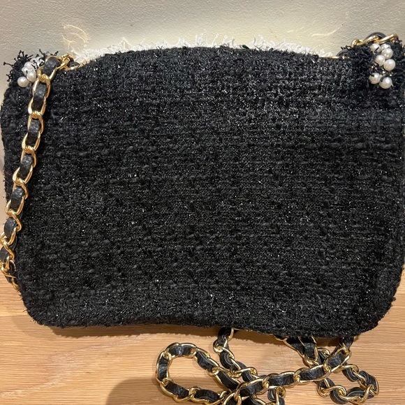 Chanel style shaggy B&W purse with gold and black chain and gold closure. NWT - Picture 7 of 9